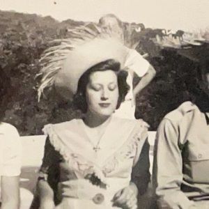 Meet your Posher, Avery